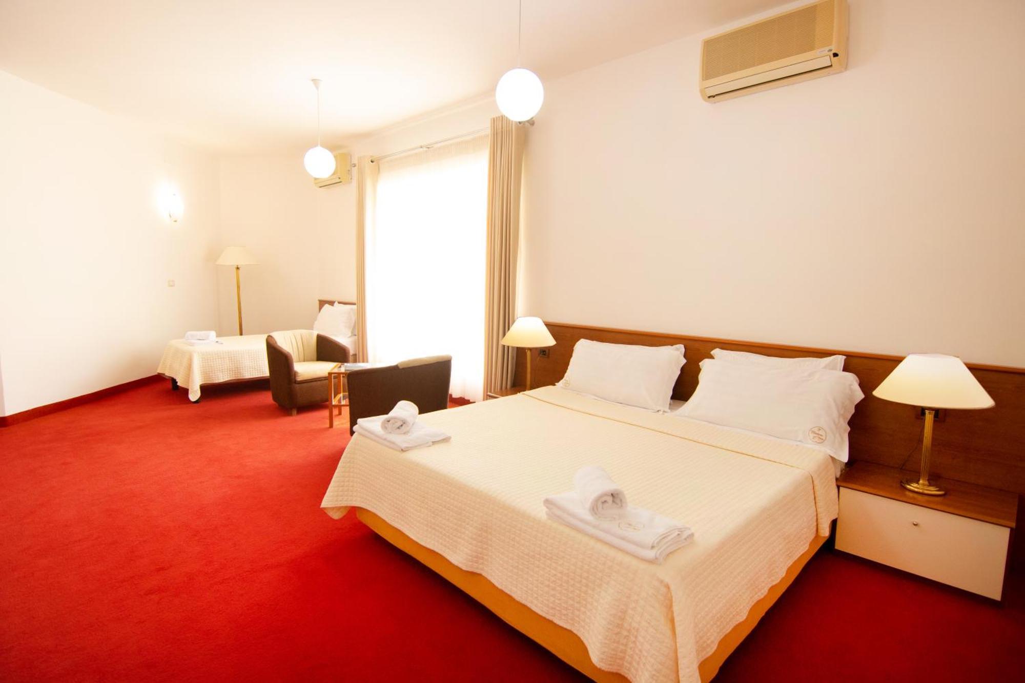 Chateau Linza Resort Tirana Exterior photo