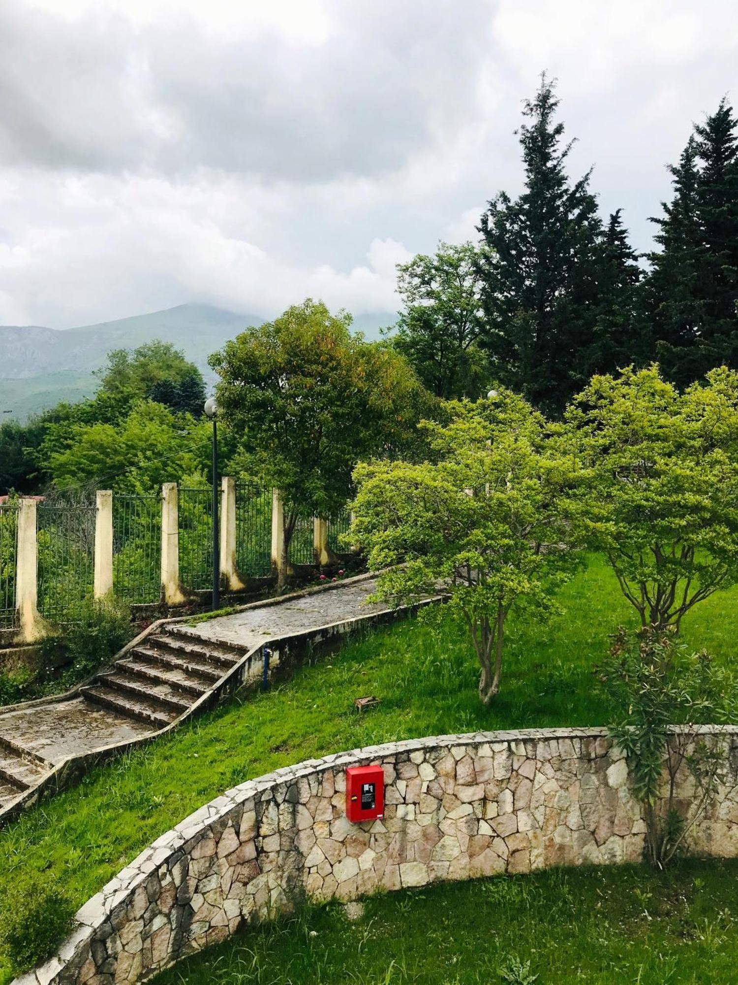 Chateau Linza Resort Tirana Exterior photo