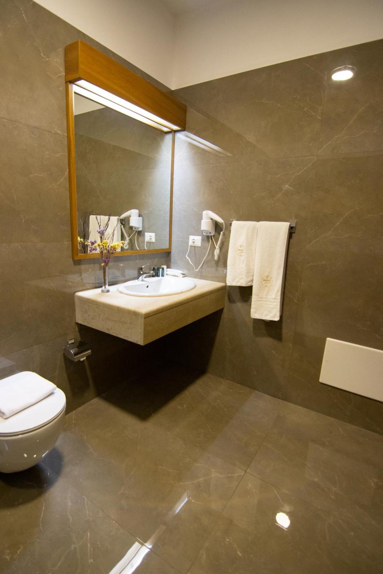 Chateau Linza Resort Tirana Exterior photo