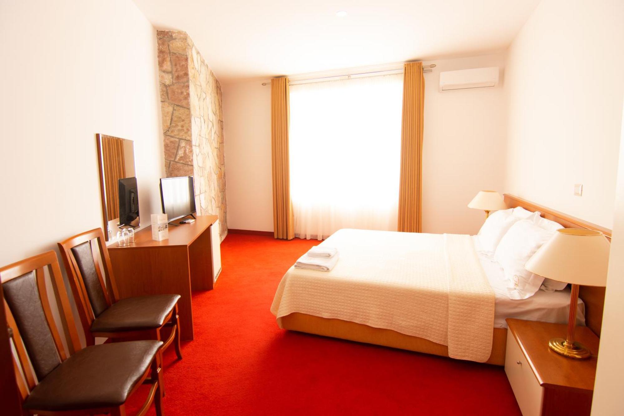 Chateau Linza Resort Tirana Exterior photo