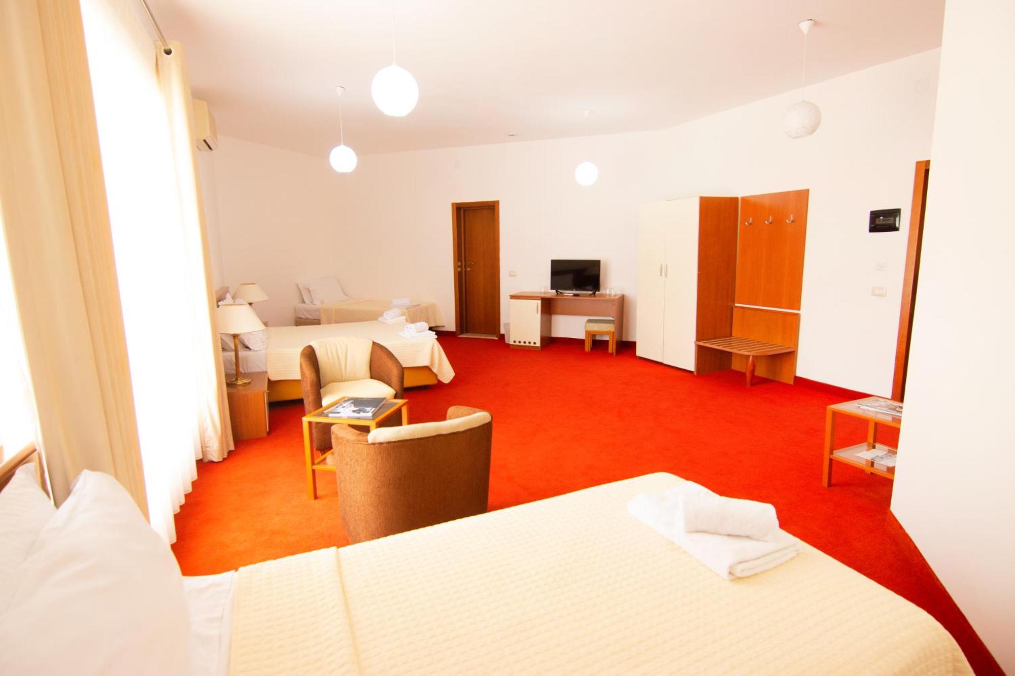 Chateau Linza Resort Tirana Exterior photo