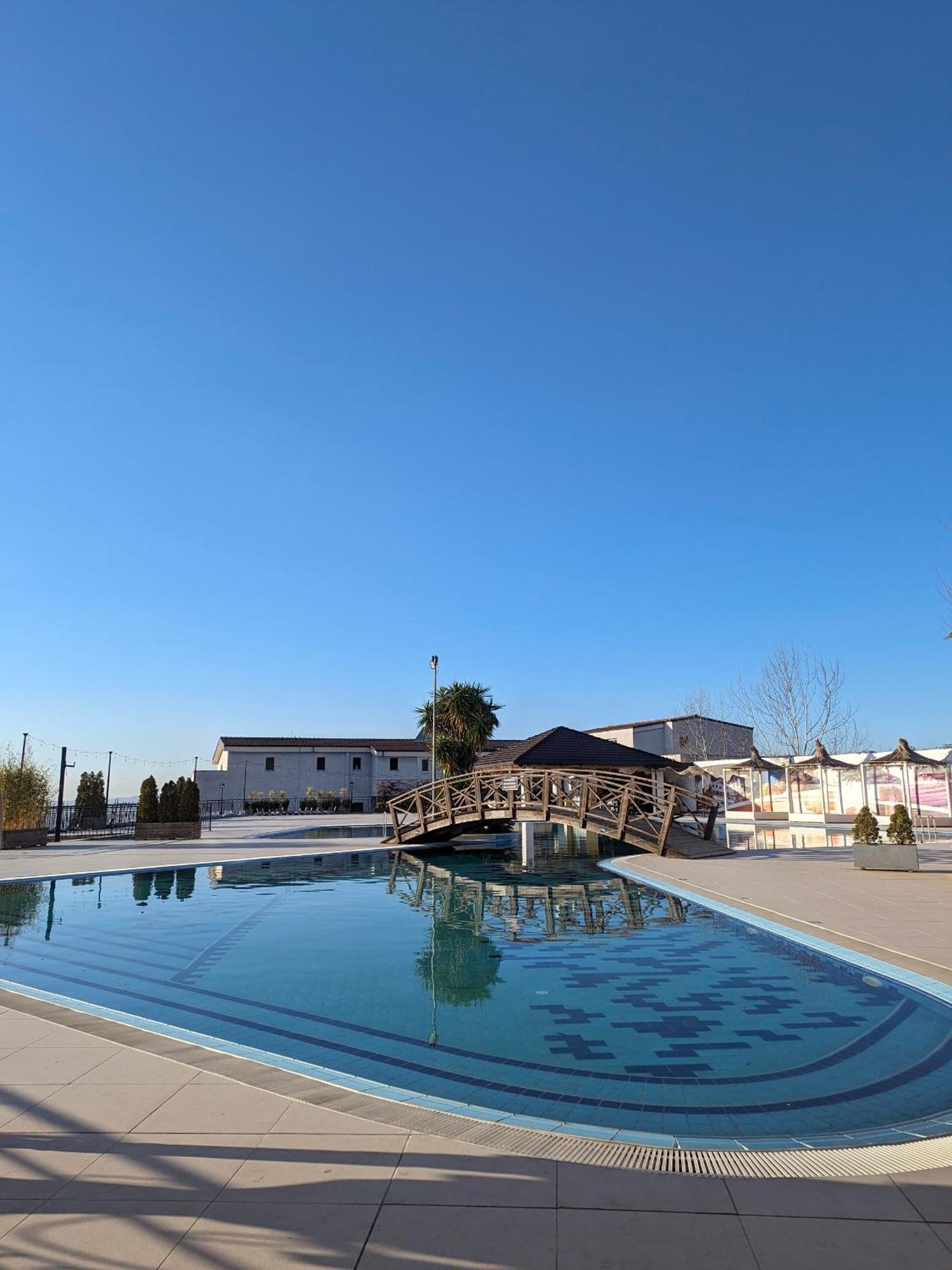 Chateau Linza Resort Tirana Exterior photo